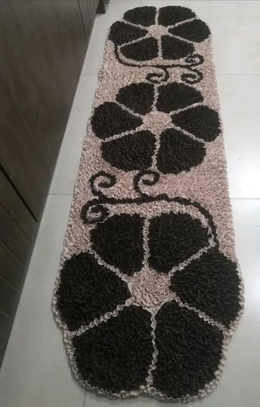 Passadeira Frufru Flor Bege 1m50cm x 40cm Antiderrapante