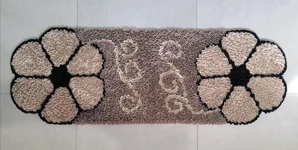 Passadeira Frufru Flor Bege Antiderrapante
