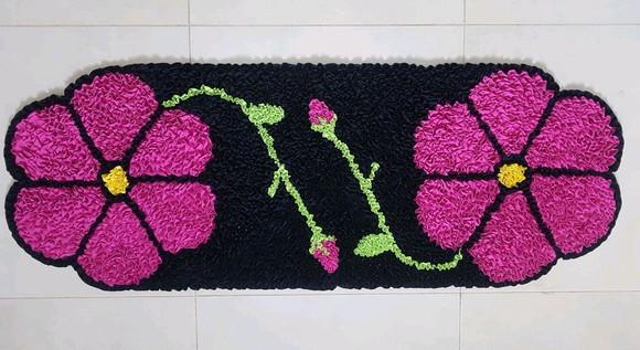Passadeira Frufru Flor Rosa 1m20cm x 40cm Antiderrapante