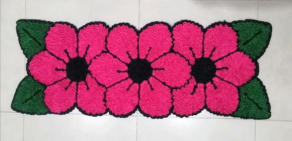 Passadeira Frufru Flor Rosa Antiderrapante
