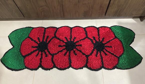 Passadeira Frufru Flor Vermelha 1m20cm Antiderrapante