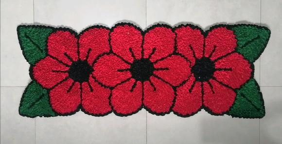 Passadeira Frufru Flor Vermelha Antiderrapante