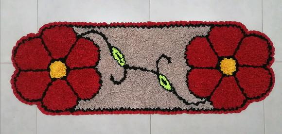 Passadeira Frufru Flor Vermelha Antiderrapante