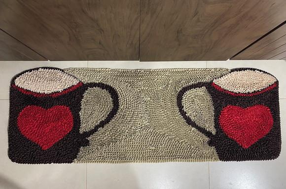 Passadeira Xícara em Frufru Antiderrapante