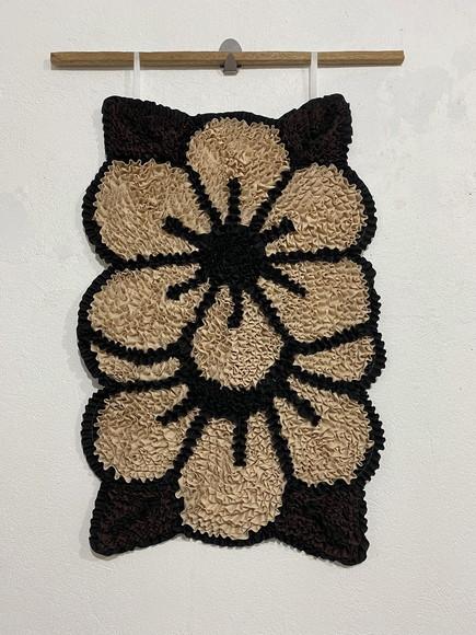 Tapeçaria de Parede Frufru Flor Bege