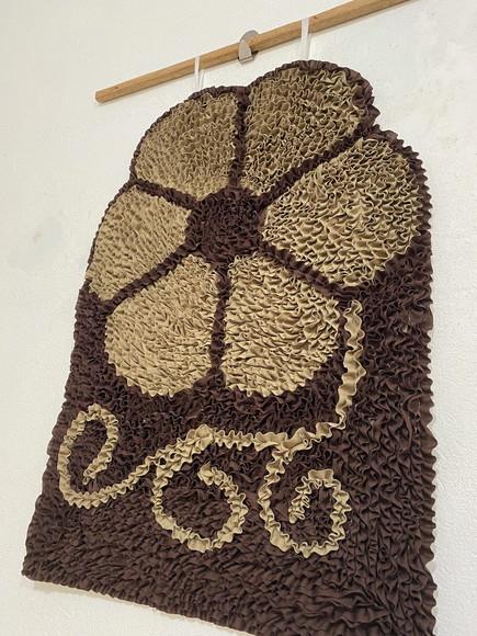 Tapeçaria de Parede Frufru Flor Bege