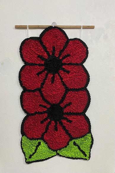 Tapeçaria de Parede Frufru Flor Vermelha