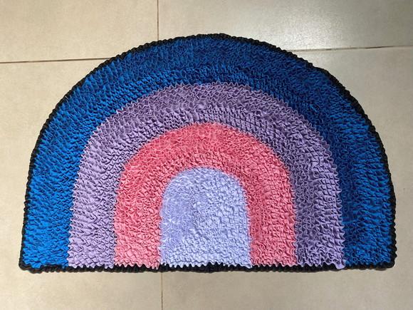 Tapete Frufru Arco Íris 60cm x 40cm Antiderrapante