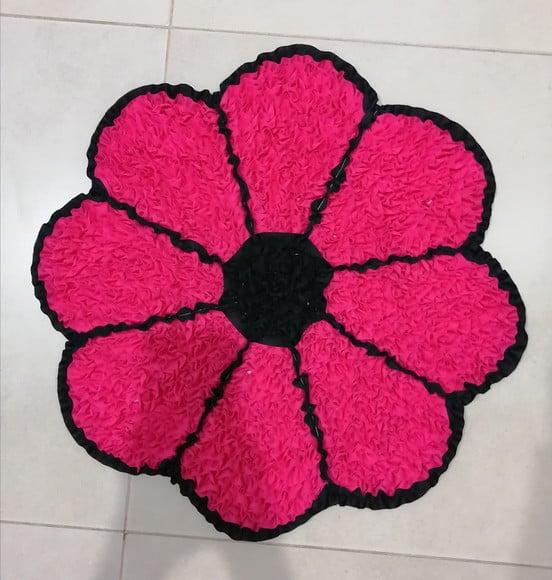 Tapete Frufru de Flor Rosa Antiderrapante