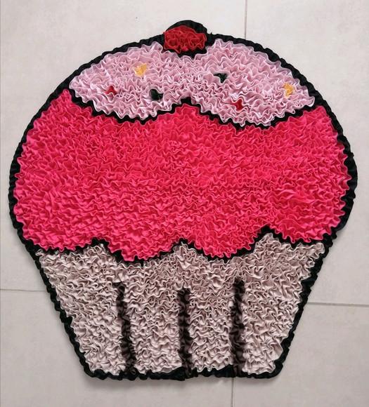 Tapete Frufru Cupcake Rosa Antiderrapante