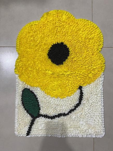Tapete Frufru Flor Amarela Antiderrapante