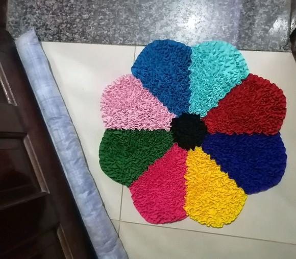 Tapete Frufru Flor Colorida Antiderrapante