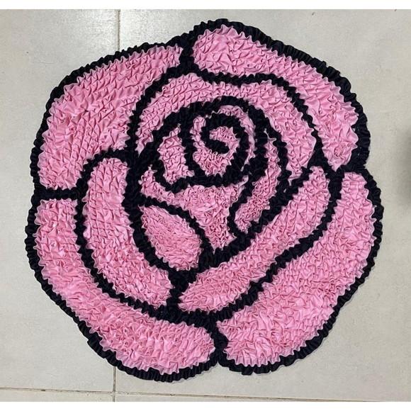 Tapete Frufru Flor Rosa Antiderrapante