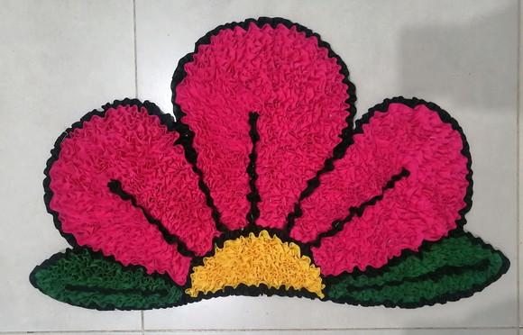 Tapete Frufru Flor Rosa Antiderrapante