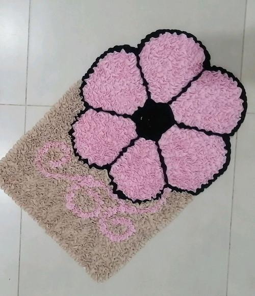 Tapete Frufru Flor Rosa Claro Antiderrapante
