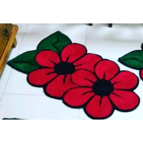 Tapete Frufru Flor Vermelha Antiderrapante