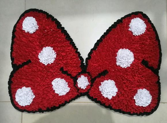 Tapete Frufru Laço Vermelho de Bolinhas Antiderrapante