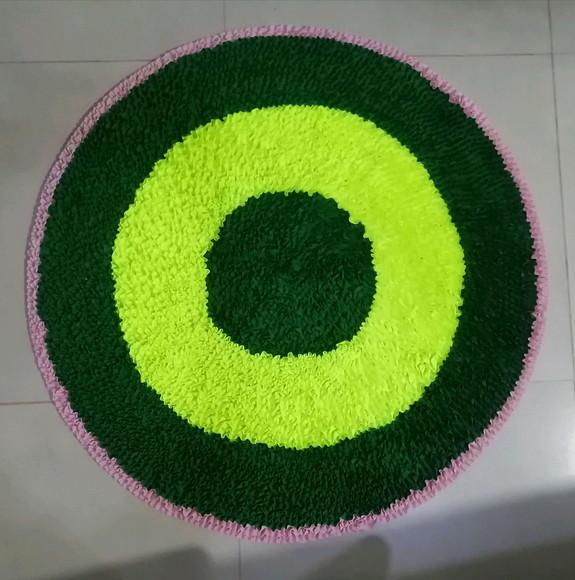 Tapete Frufru Redondo Verde Escuro e Verde Claro 80cm x 80cm