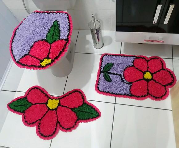 Tapetes Frufru Banheiro Flor Rosa Fundo Lilas Antiderrapante