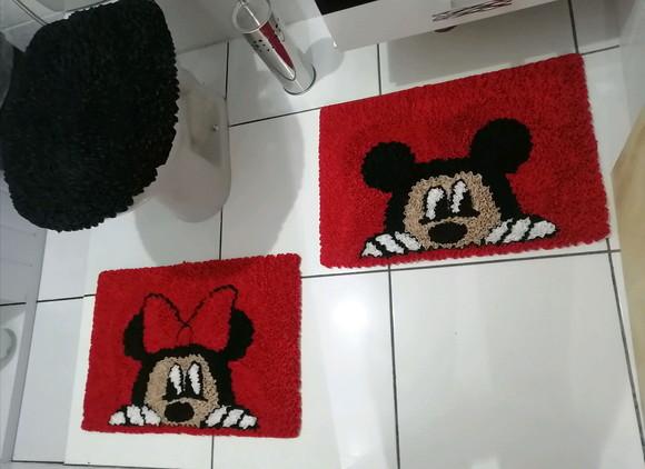 Tapetes Frufru Banheiro Minnie e Mickey Antiderrapante