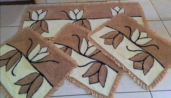 Tapetes Frufru Cozinha Flor Bege e Creme Antiderrapante