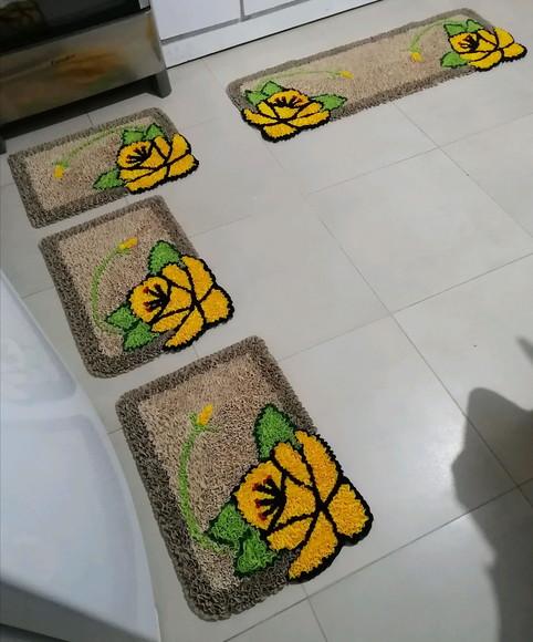 Tapetes Frufru Flor Amarela Antiderrapante