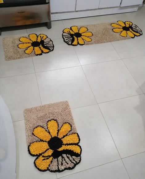 Tapetes Frufru Flor Amarela c/ Borboleta Antiderrapante