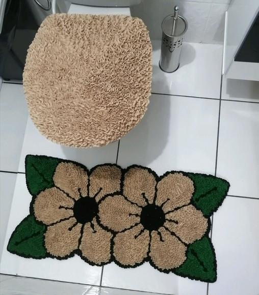Tapetes Frufru Lavabo Flor Bege Antiderrapante