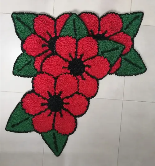 2 Tapetes de Flores Vermelha em Frufru Antiderrapante