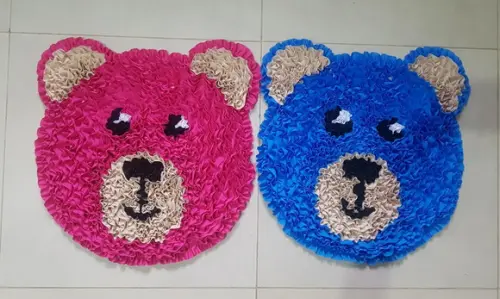 2 Tapetes de Urso em Frufru Antiderrapante