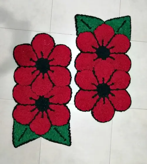 2 Tapetes de Flores Vermelhas Frufru Antiderrapante