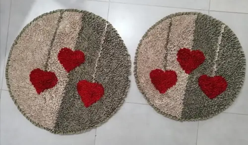2 Tapetes Frufru Corações Antiderrapante