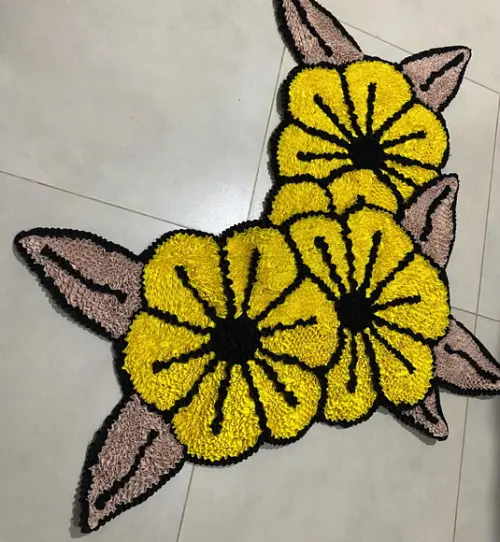 2 Tapetes Frufru Flor Amarela Antiderrapante