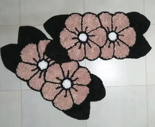 2 Tapetes Frufru Flor Bege Antiderrapante