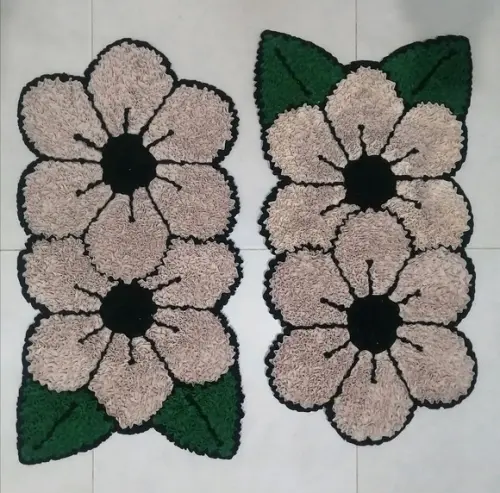 2 Tapetes Frufru Flor Bege Antiderrapante