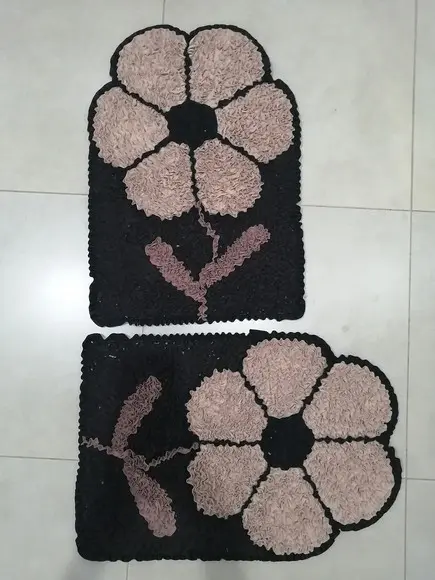 2 Tapetes Frufru Flor Bege Antiderrapante