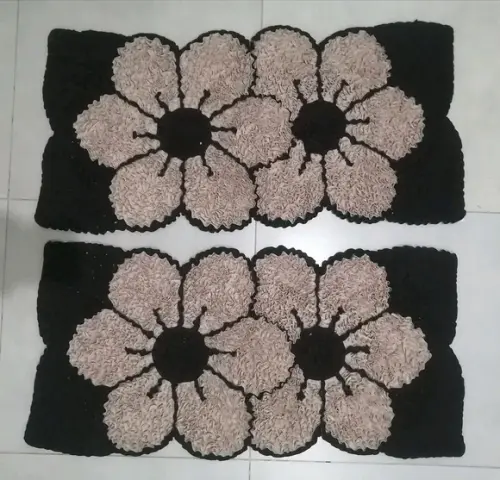 2 Tapetes Frufru Flor Bege Antiderrapante