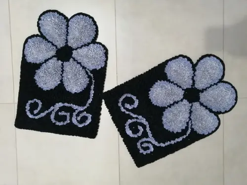 2 Tapetes Frufru Flor Cinza 60cm x 40cm Antiderrapante