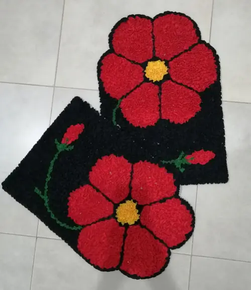 2 Tapetes Frufru Flor Vermelha Antiderrapante
