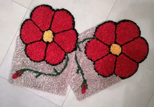 2 Tapetes Frufru Flor Vermelha Antiderrapante