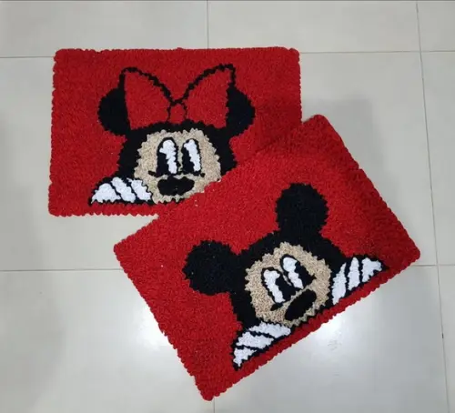 2 Tapetes Frufru Minnie e Mickey Antiderrapante