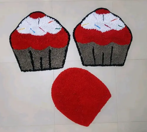 Jogo Banheiro de Cupcake Verm. em Frufru com antiderrapante