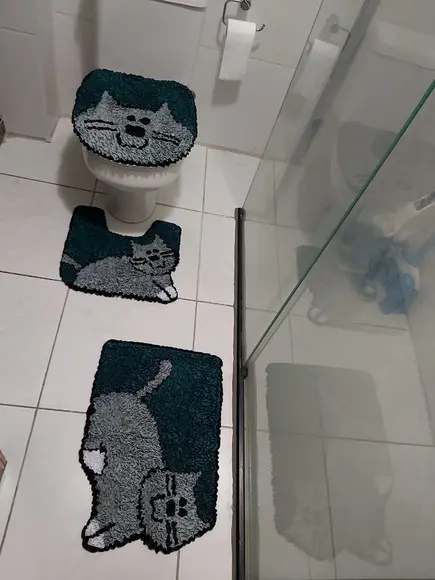Jogo de Banheiro de Gato em Frufru Antiderrapante