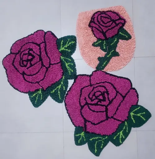 Jogo de Banheiro de Rosa em Frufru com Antiderrapante