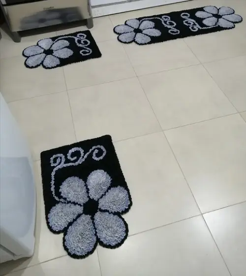 Jogo de Cozinha Flor Cinza em Frufru Antiderrapante