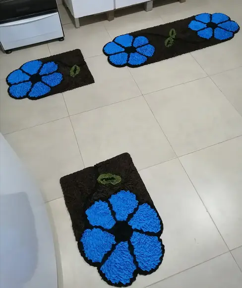 Jogo de Flor Azul em Frufru com antiderrapante