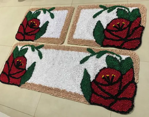 Jogo de Tapetes de Rosa em Frufru Antiderrapante