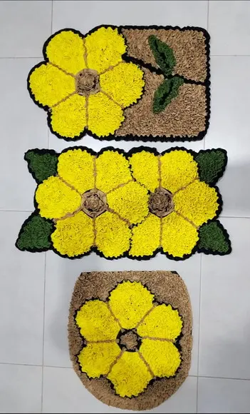 Jogo Tapetes de Flor Amarela em Frufru Antiderrapante