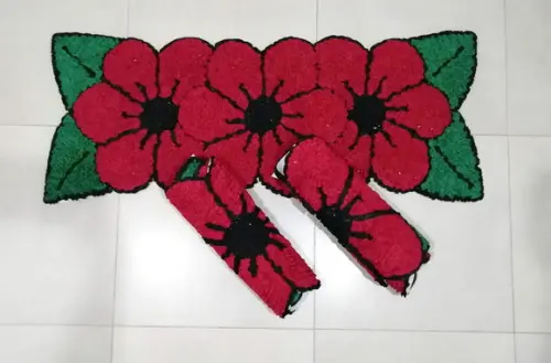 Jogo Tapetes de Flor Vermelha em Frufru Antiderrapante