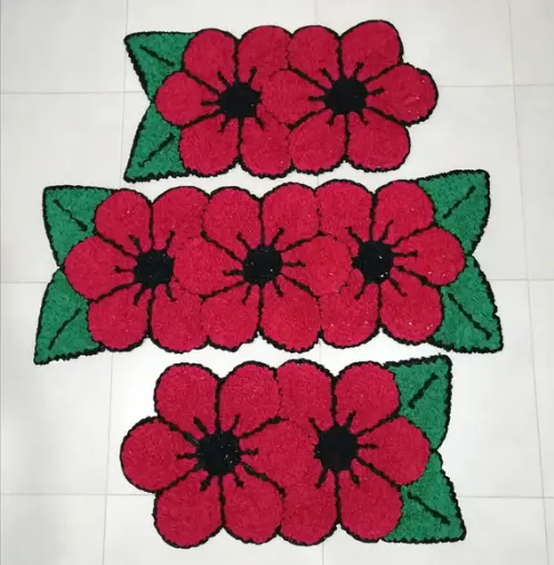 Jogo Tapetes de Flor Vermelha em Frufru Antiderrapante